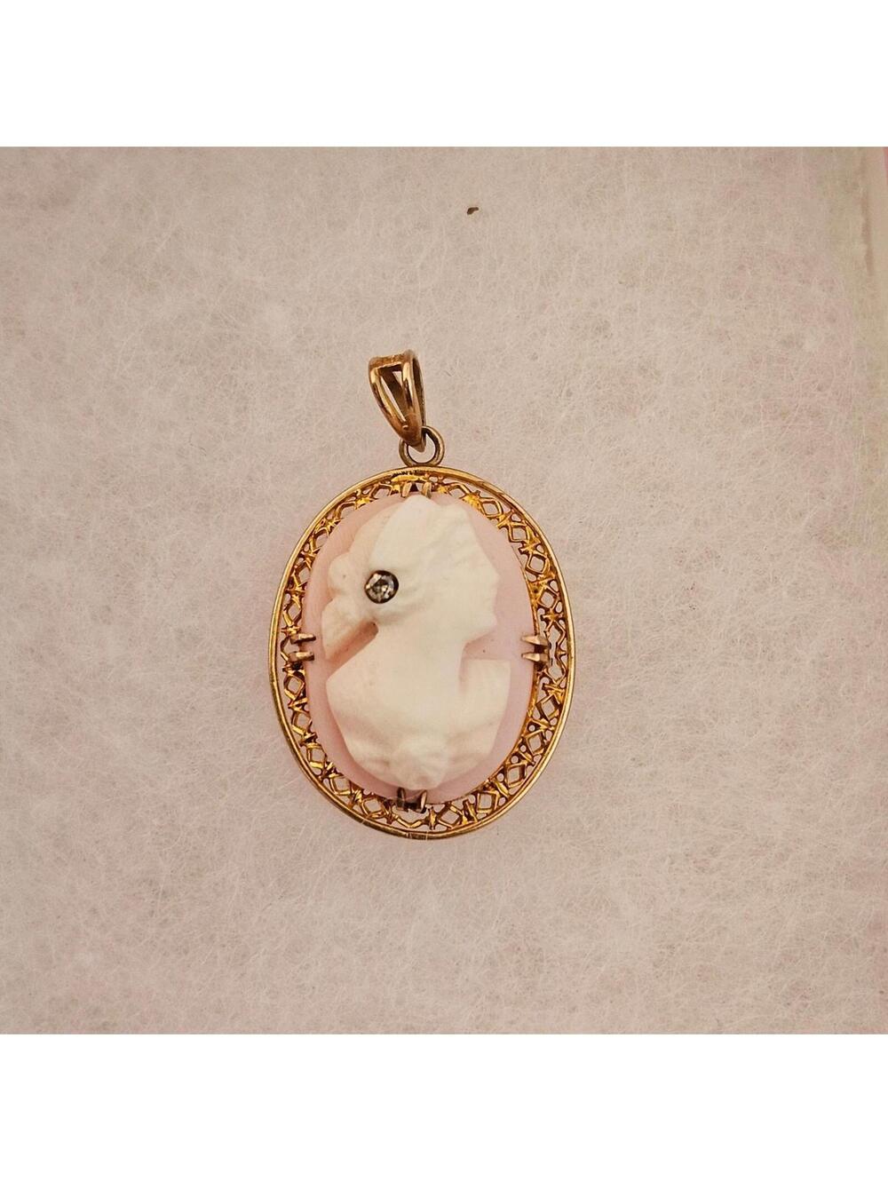 Vintage 10k Yellow Gold Cameo Pendant With Diamond Accent